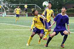 中国姉妹校とのサッカー交流試合の様子