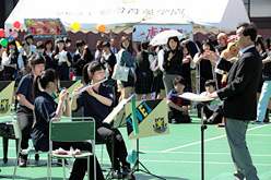 吹奏楽部による演奏