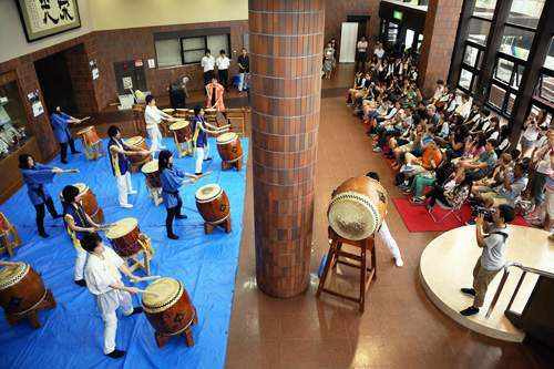 獅子太鼓演奏の披露および日本文化体験
