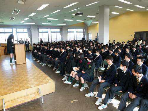 進学指導講話および建学の精神発表会の様子