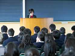 建学の精神発表会の様子